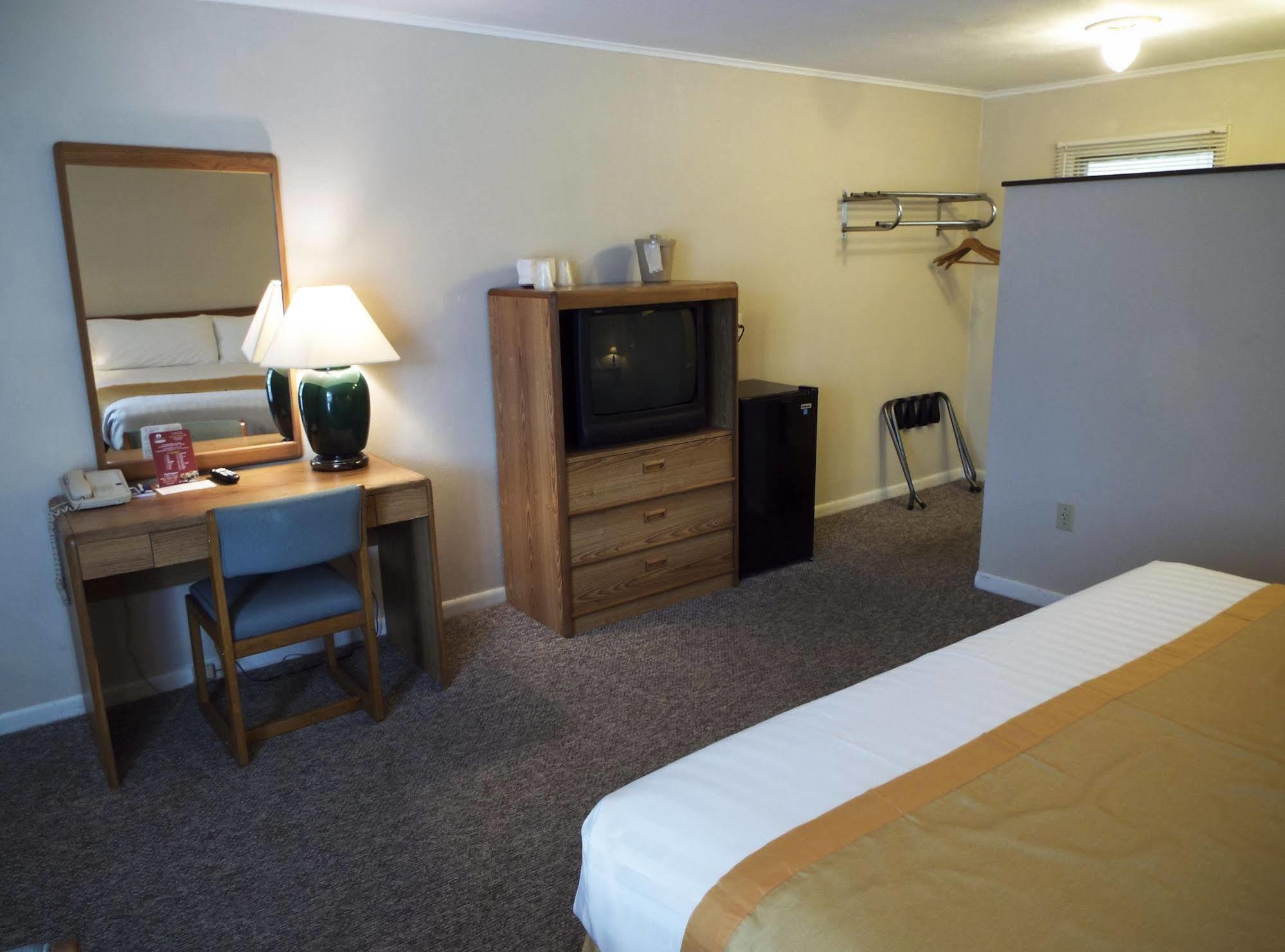 אסקנבה Hiawatha Motel מראה חיצוני תמונה