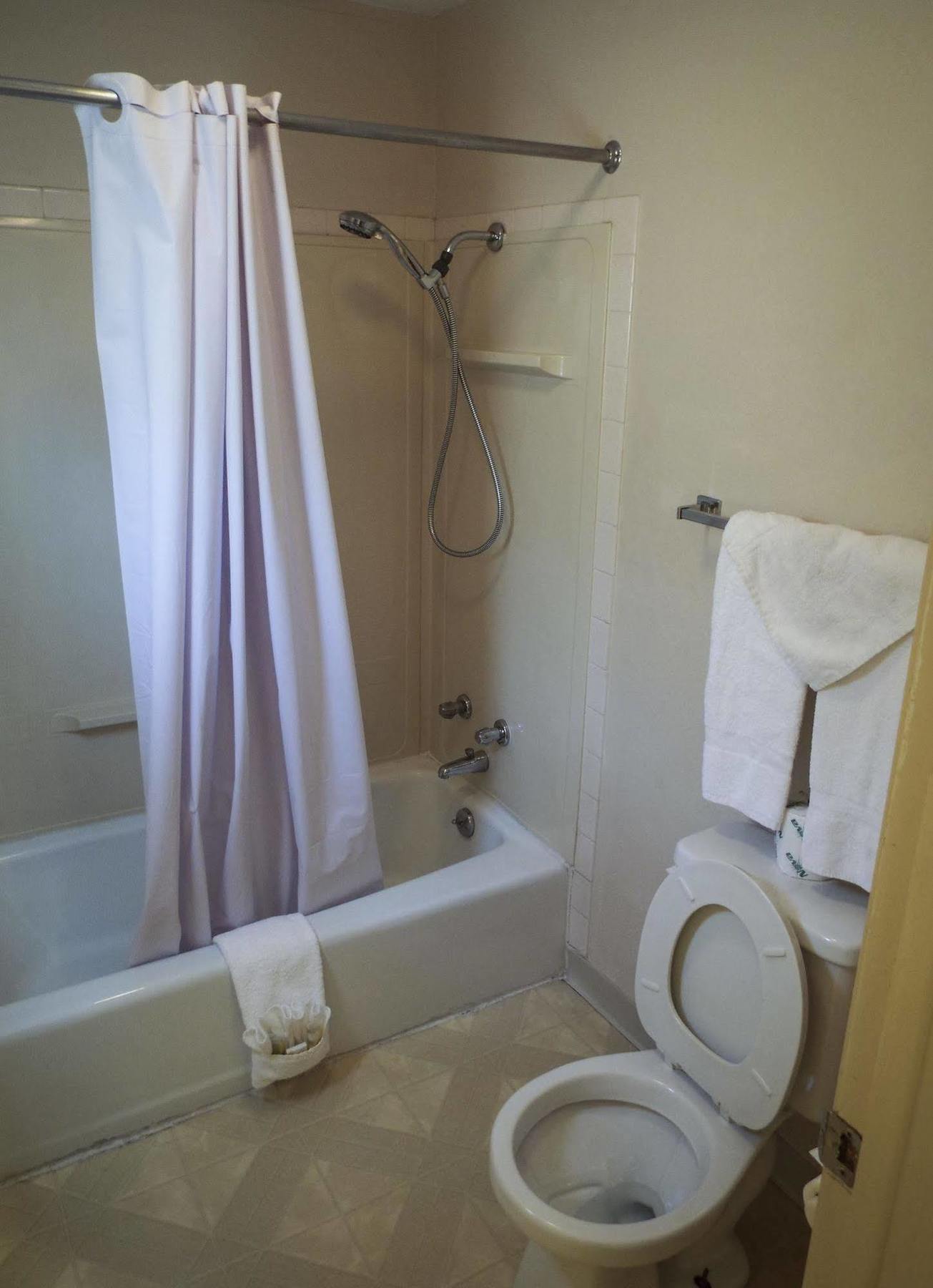 אסקנבה Hiawatha Motel מראה חיצוני תמונה